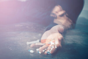 為何只要吸一口毒品，就會令人著迷上癮？